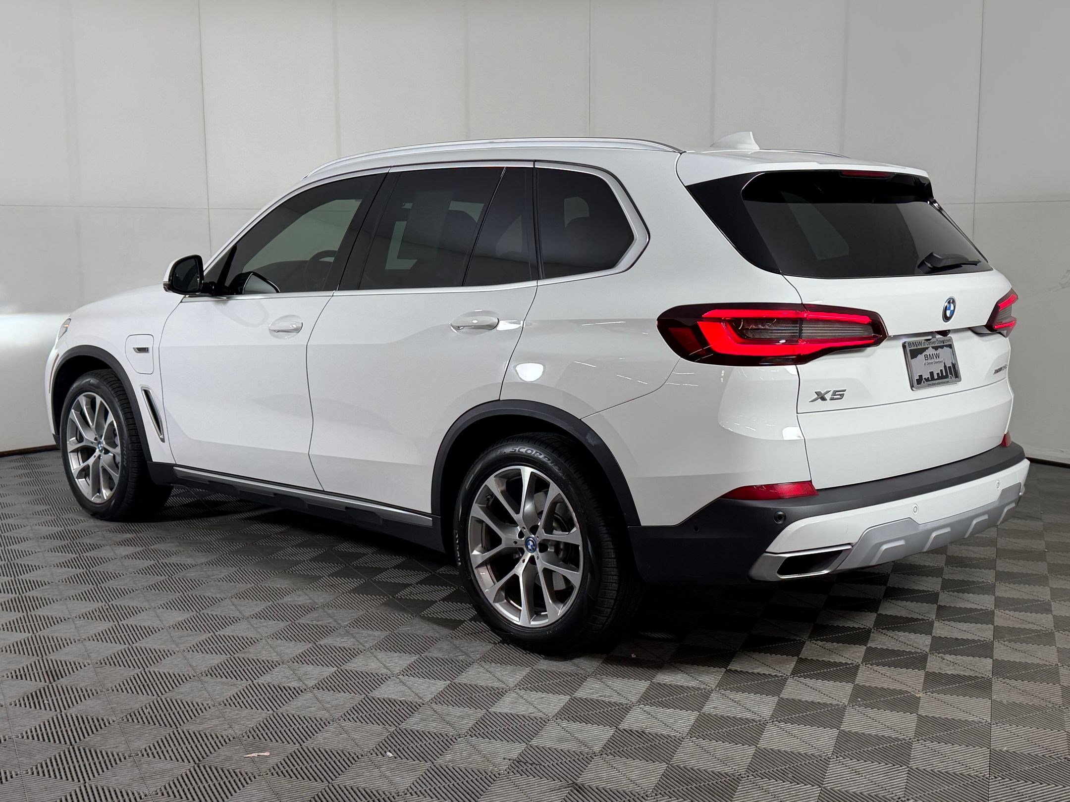 Certified 2022 BMW X5 xDrive45e w/ Climate Comfort Package image 3