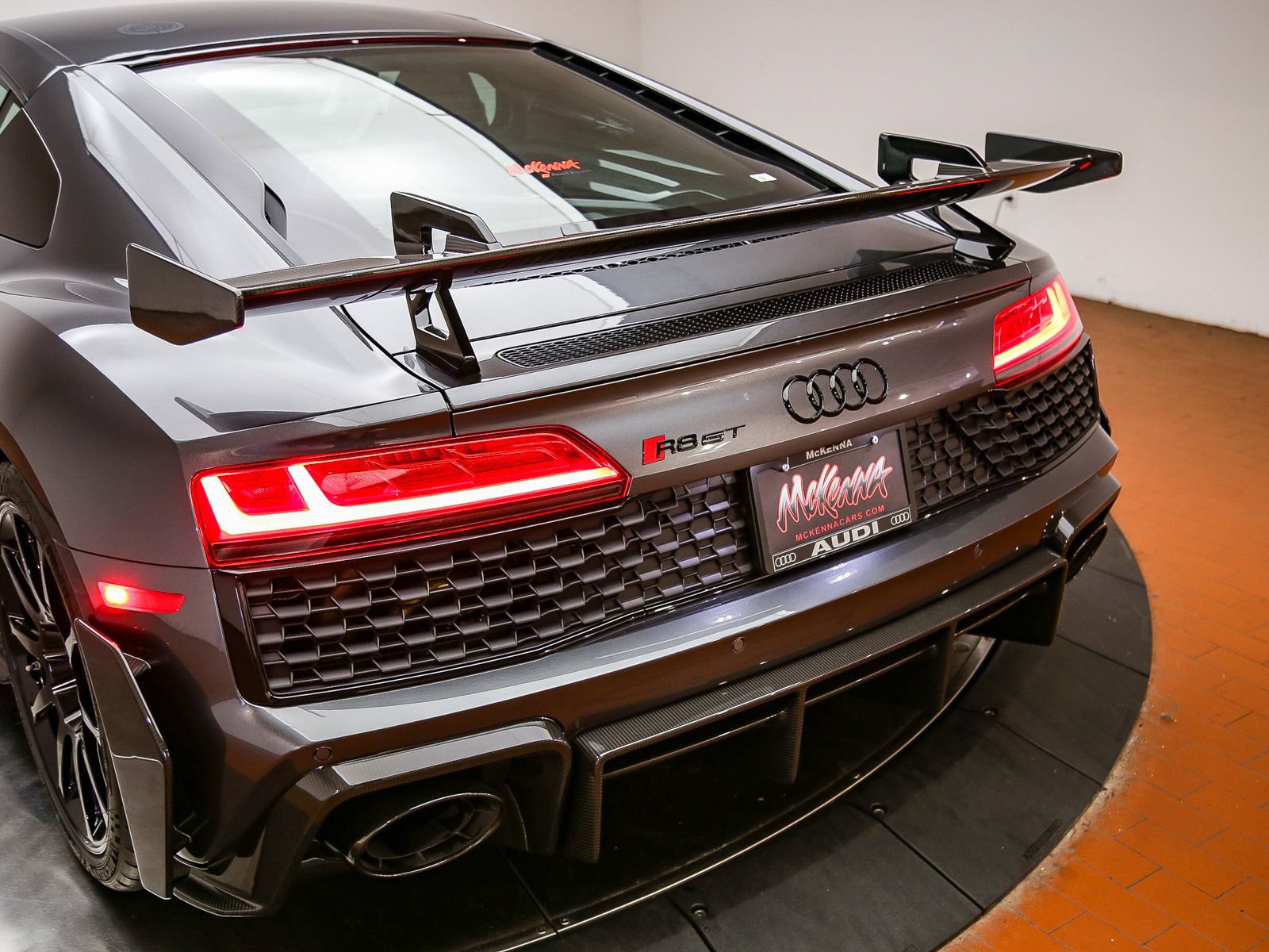 Used 2023 Audi R8 V10 GT RWD image 28