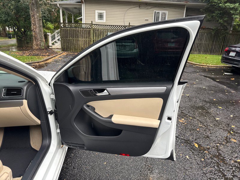 Used 2015 Volkswagen Jetta TDI SE FWD image 12