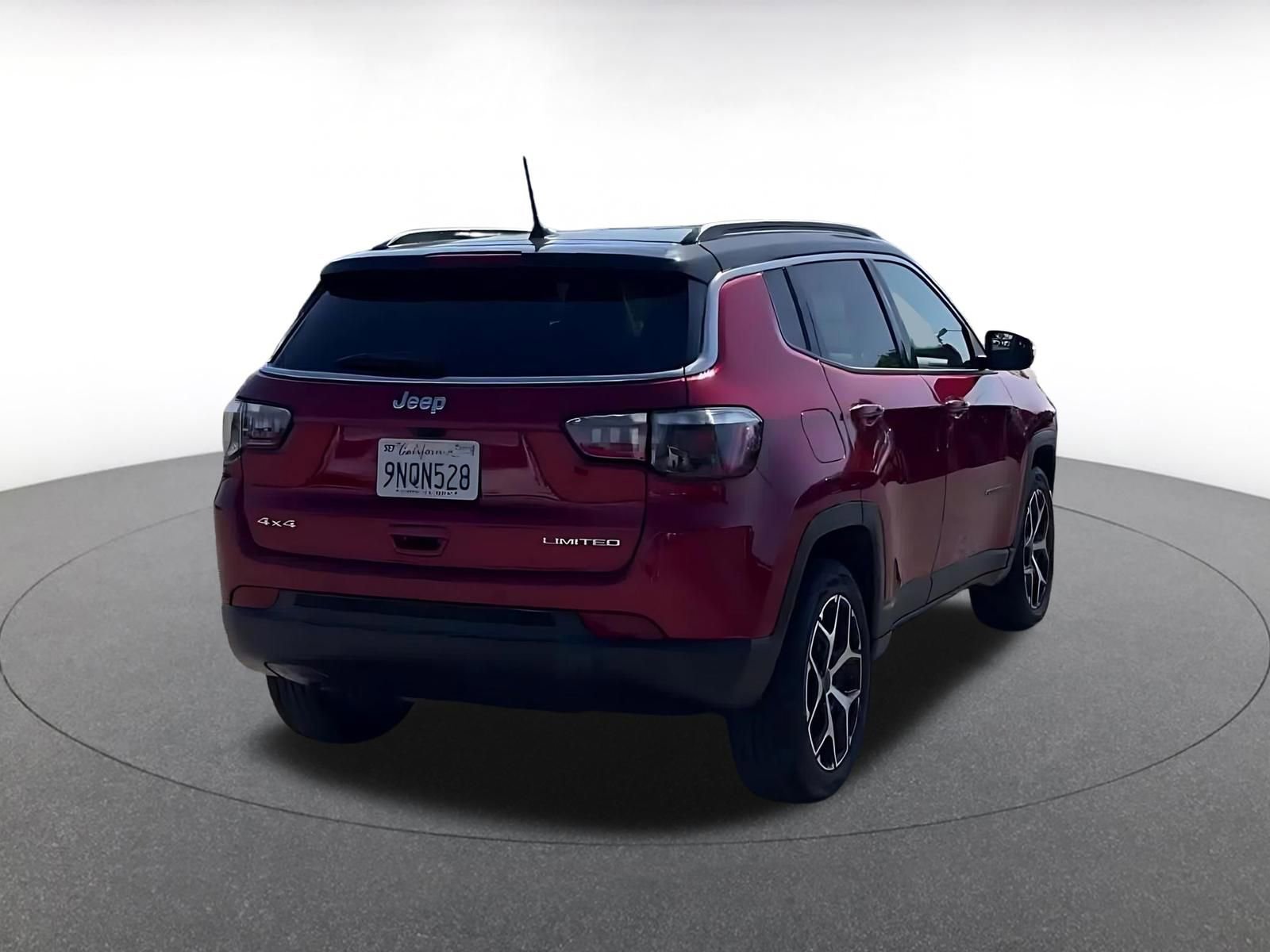 Used 2025 Jeep Compass Limited AWD/4WD image 11
