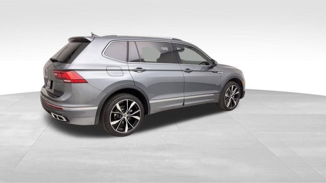 Used 2024 Volkswagen Tiguan SEL R-Line w/ MDO Package, Two-Row image 2