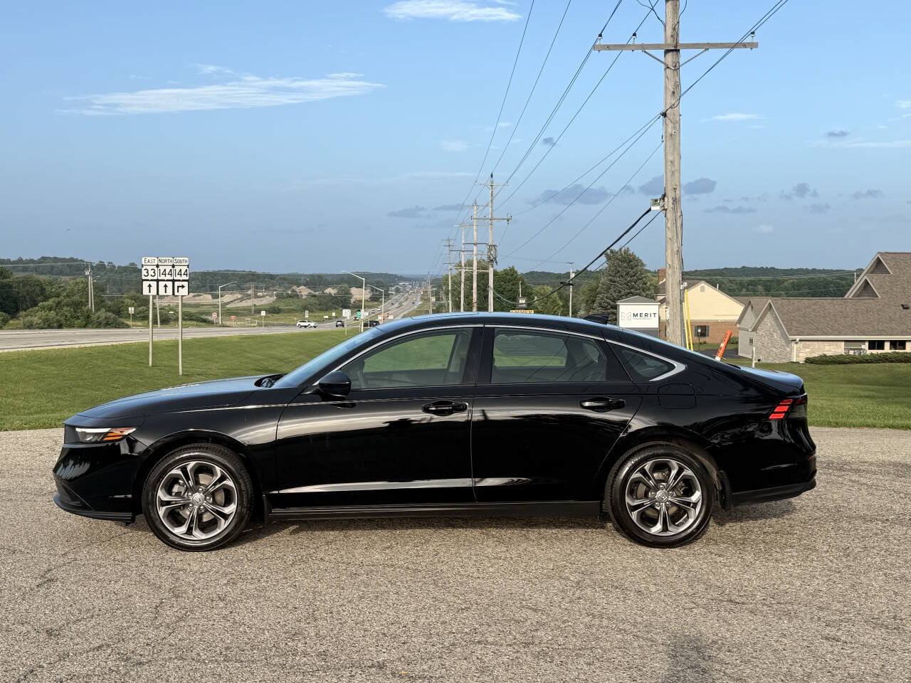 Used 2023 Honda Accord EX image 2