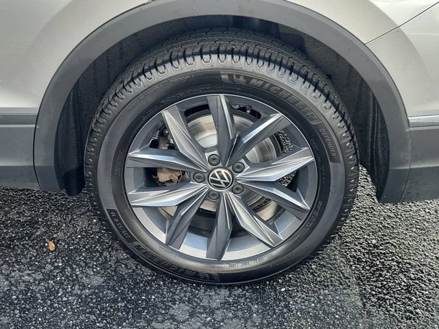 Certified 2023 Volkswagen Tiguan SE AWD/4WD image 30