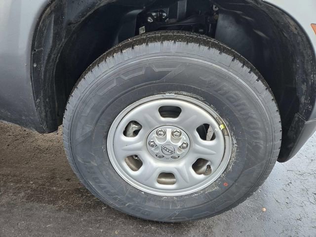Used 2022 Nissan Frontier S image 14