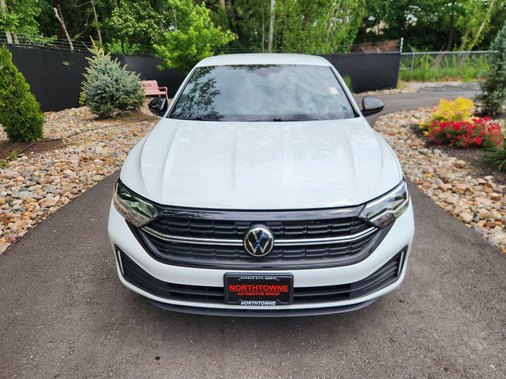 Certified 2024 Volkswagen Jetta Sport image 8