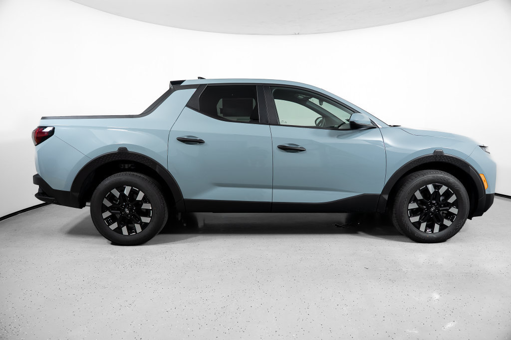 New 2027 Hyundai Santa Cruz SE FWD image 3