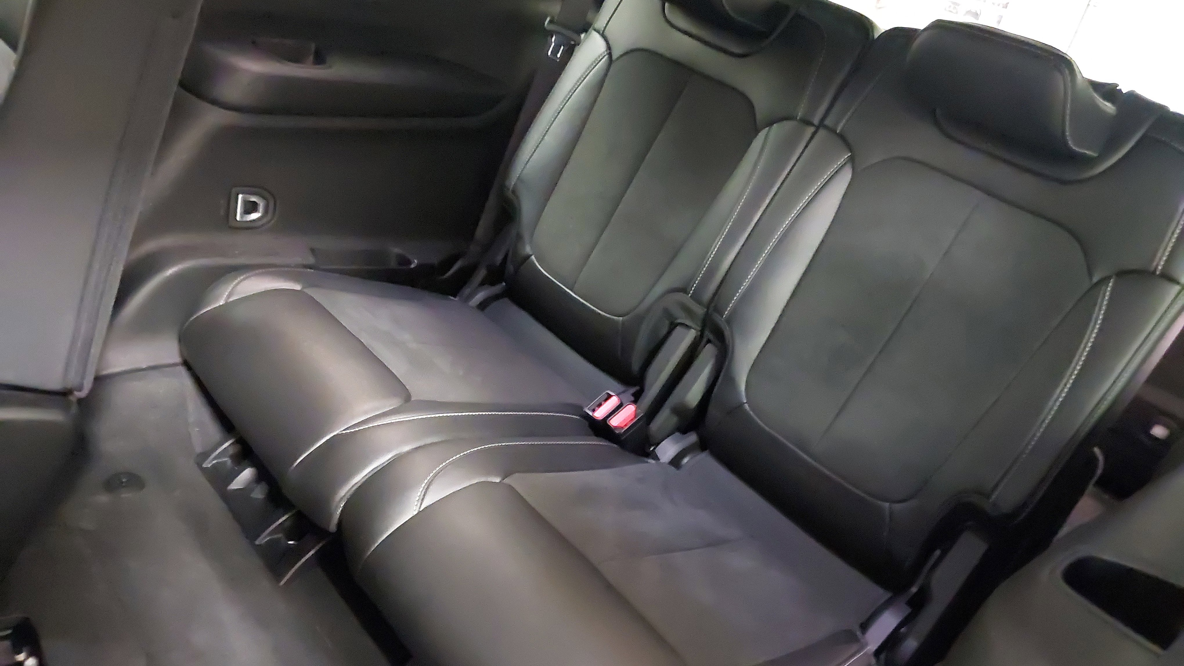 Used 2024 Jeep Grand Cherokee L Laredo image 39