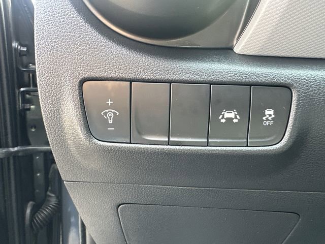 Used 2021 Hyundai Kona SE w/ Cargo Package image 29