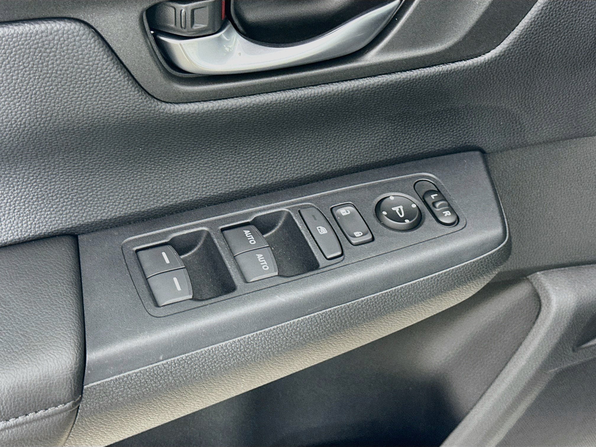 Used 2025 Honda CR-V EX image 22