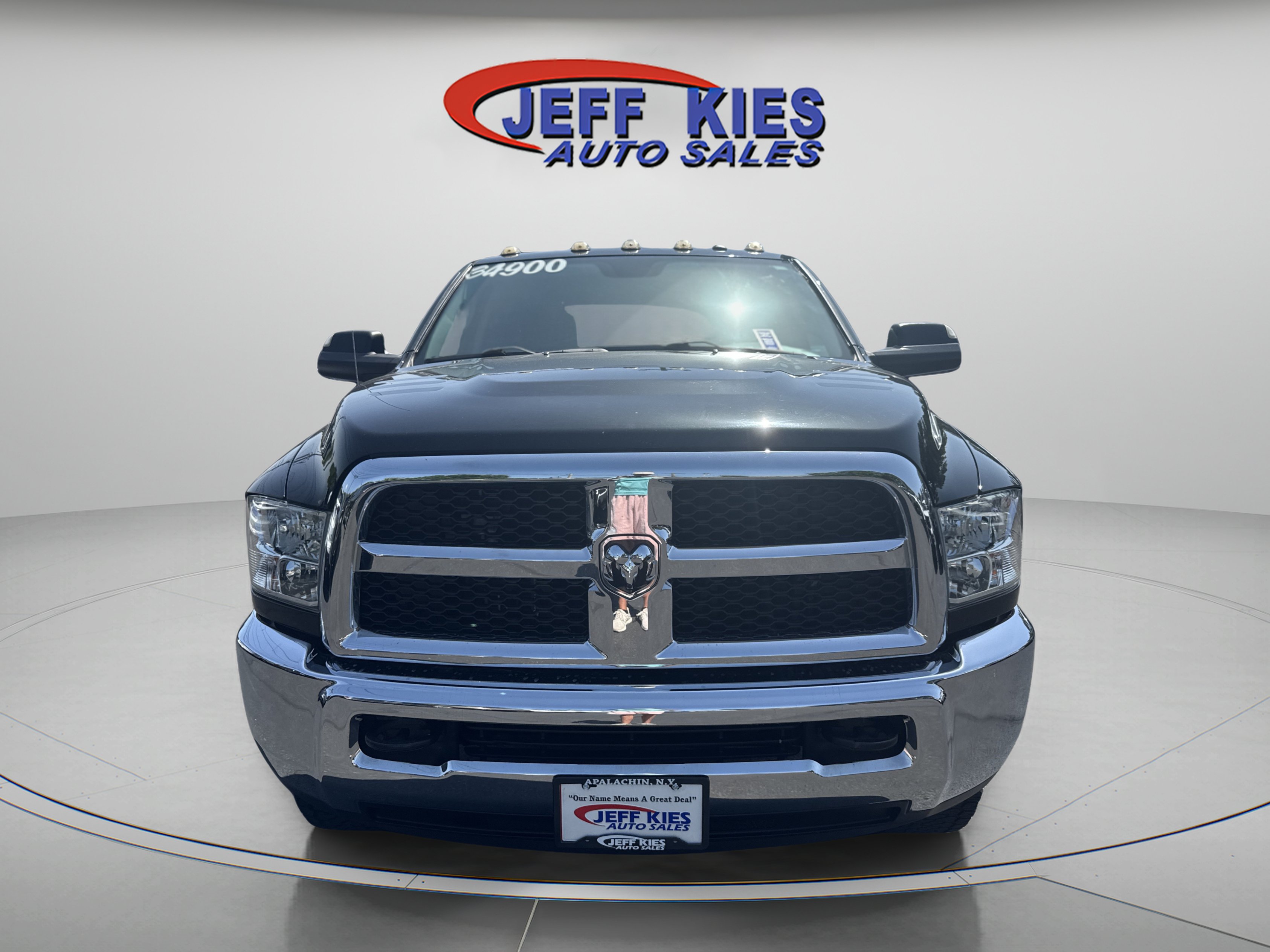 Used 2017 RAM 3500 Tradesman w/ Chrome Appearance Group AWD/4WD image 2