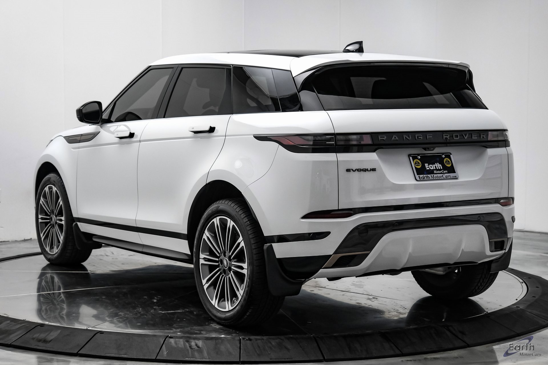 Used 2024 Land Rover Range Rover Evoque Dynamic SE image 9