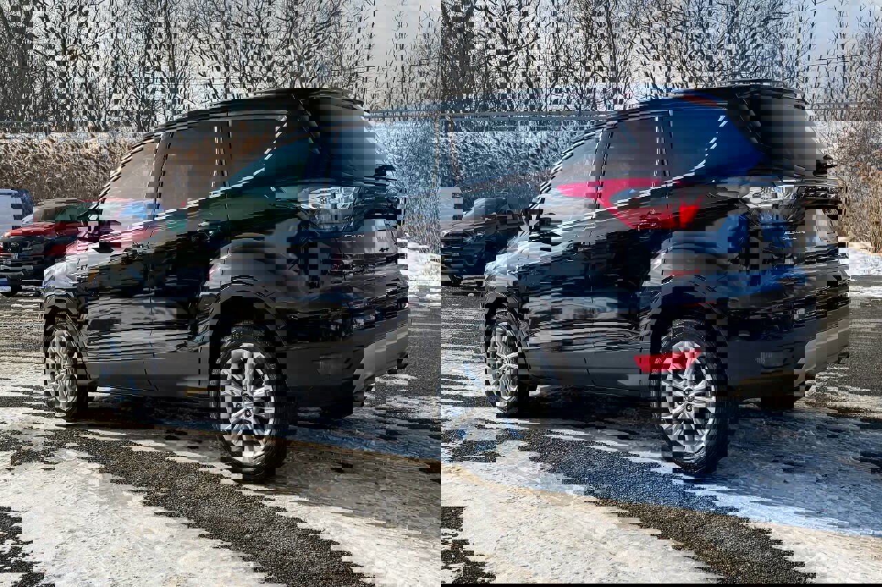 Used 2017 Ford Escape SE w/ SE Cold Weather Package image 5