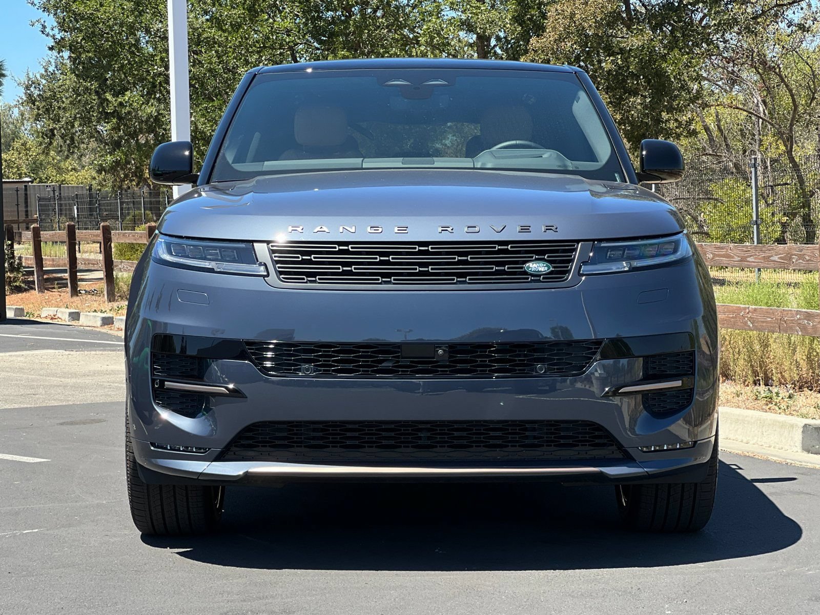 New 2026 Land Rover Range Rover Sport Dynamic SE AWD/4WD image 9