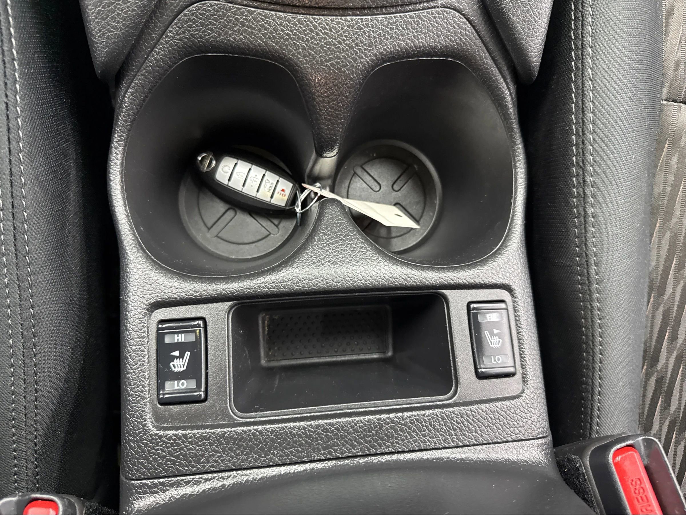 Used 2018 Nissan Rogue SV image 19