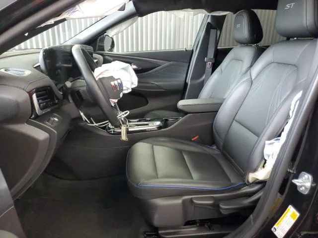 Used 2025 Buick Envista Sport Touring image 6