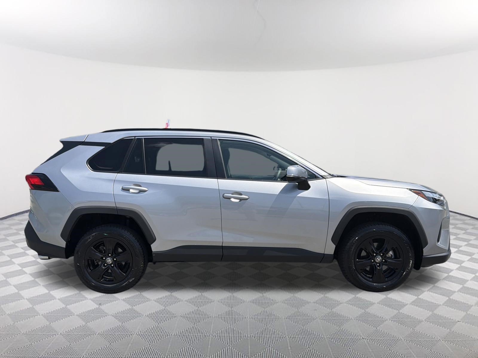Certified 2025 Toyota RAV4 XLE FWD image 17