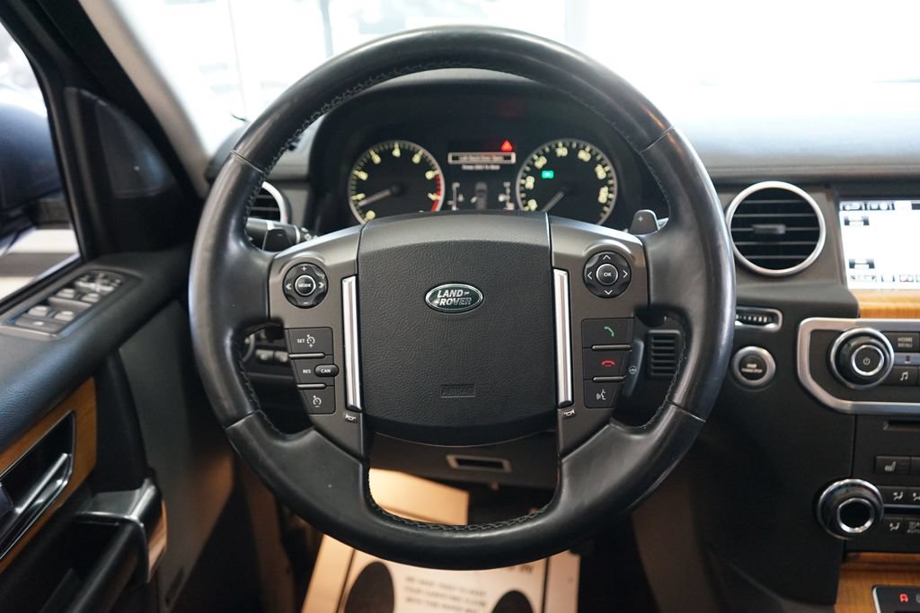 Used 2015 Land Rover LR4 HSE AWD/4WD image 32
