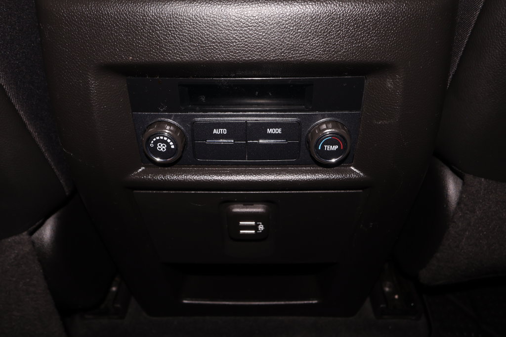 Used 2020 Chevrolet Traverse LT w/ LPO, Floor Liner Package AWD/4WD image 17