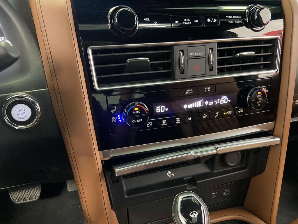 Used 2024 INFINITI QX80 Sensory w/ All-Season Package image 30