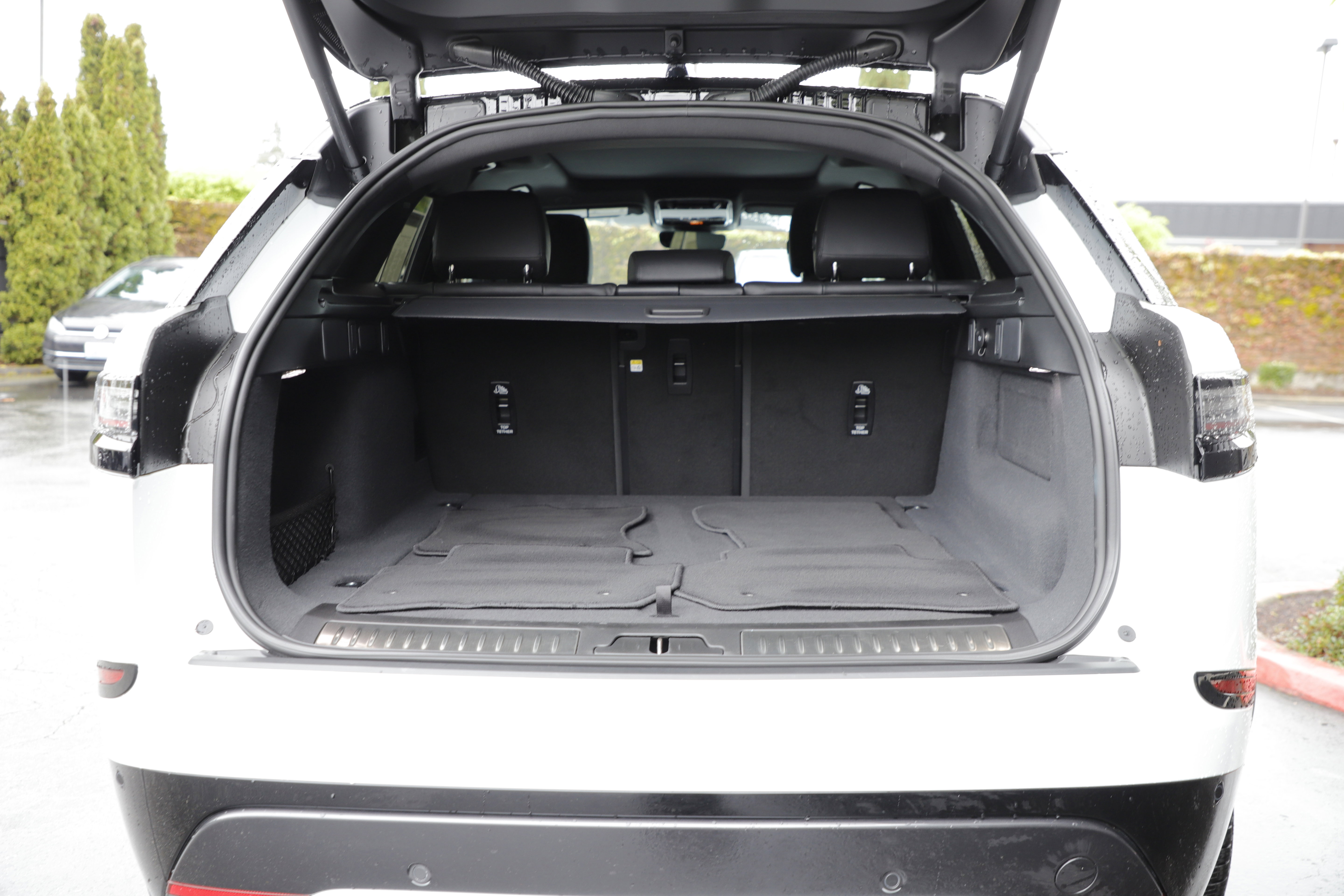 Certified 2026 Land Rover Range Rover Velar Dynamic SE AWD/4WD image 16