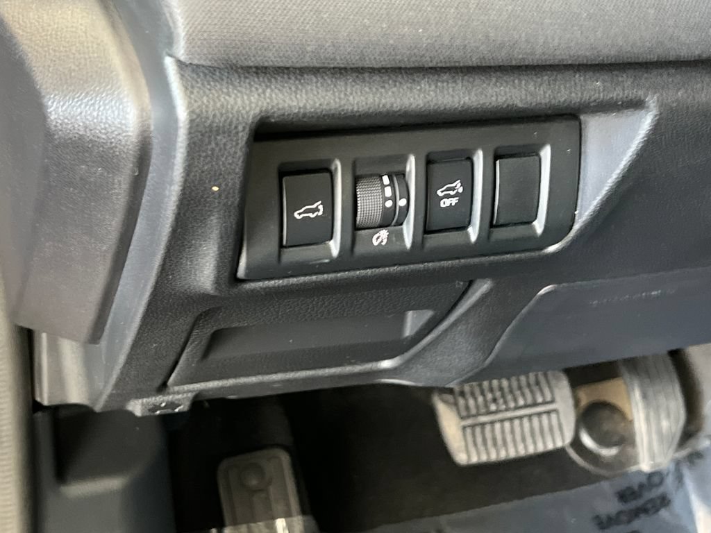 Used 2025 Subaru Outback Premium AWD/4WD image 34