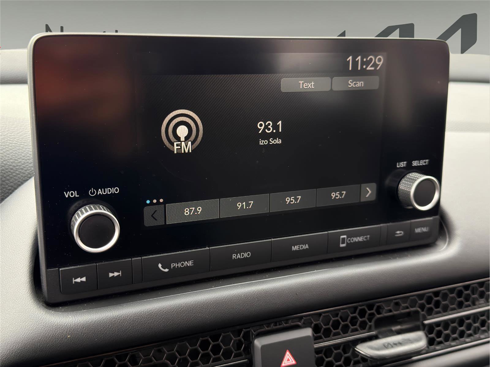 Used 2023 Honda HR-V LX image 16