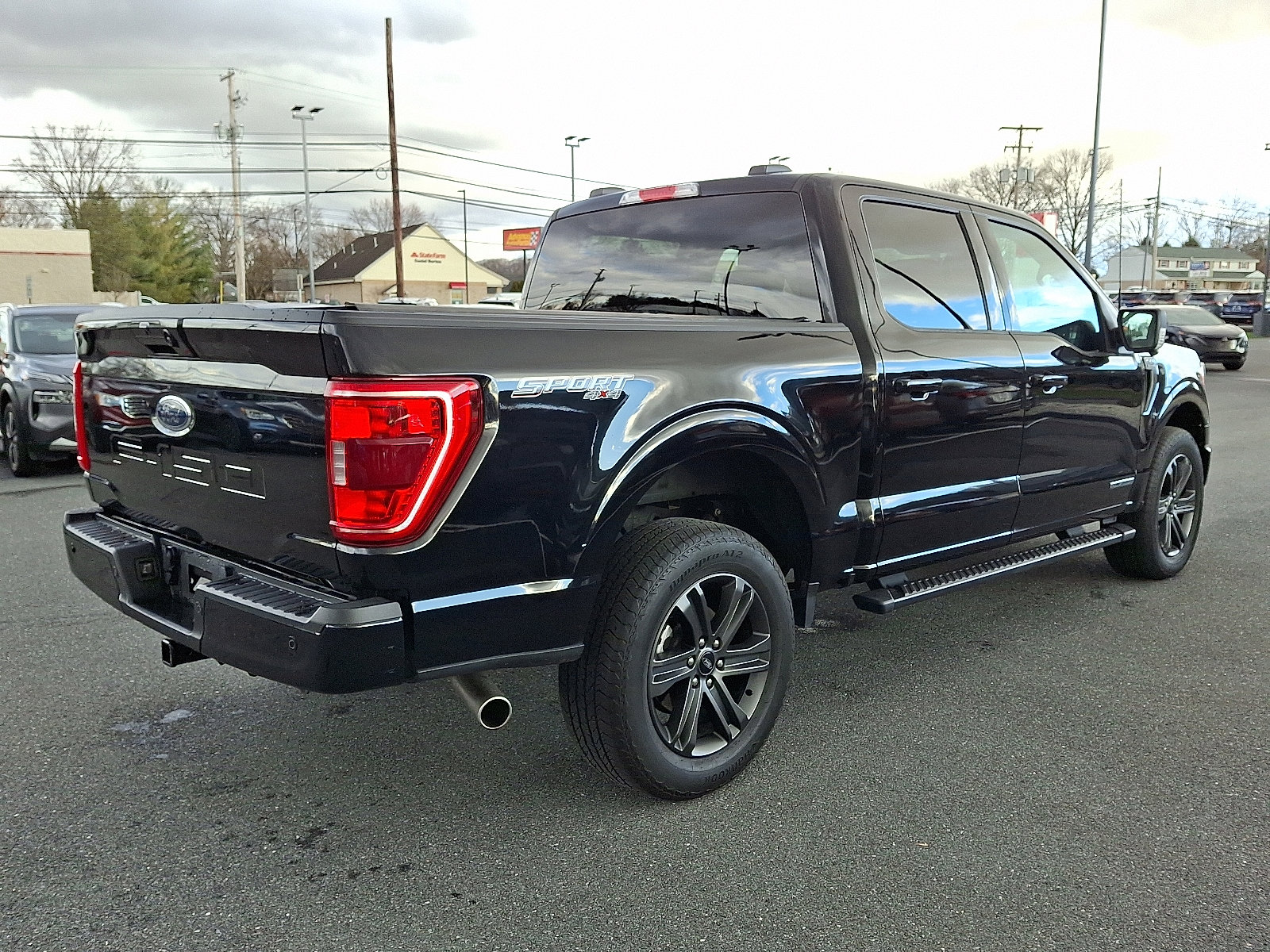 Used 2023 Ford F150 XLT w/ Equipment Group 302A High image 8