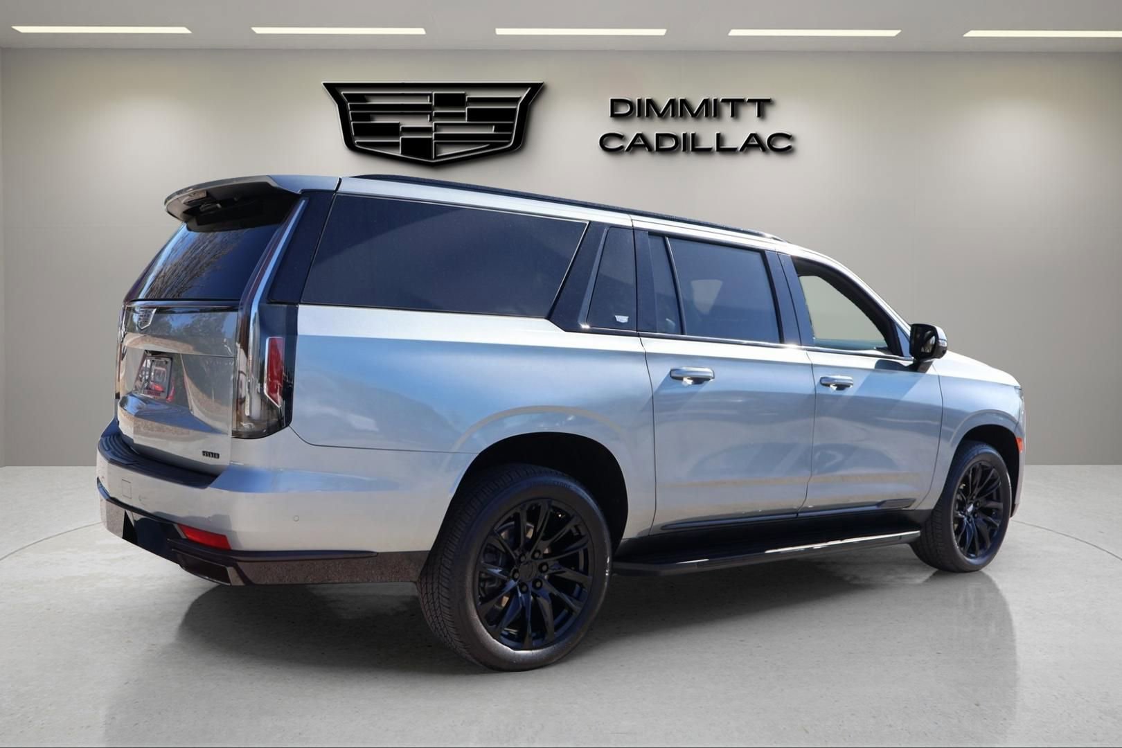 Certified 2023 Cadillac Escalade ESV Sport w/ LPO, ONYX Package image 5