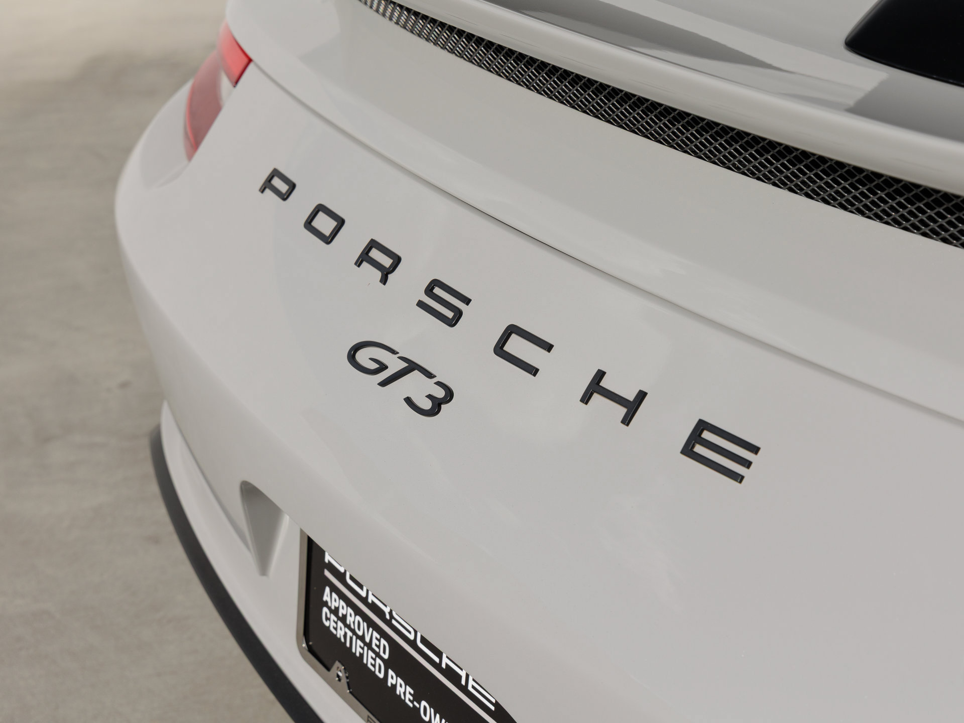 Used 2018 Porsche 911 GT3 RWD image 12