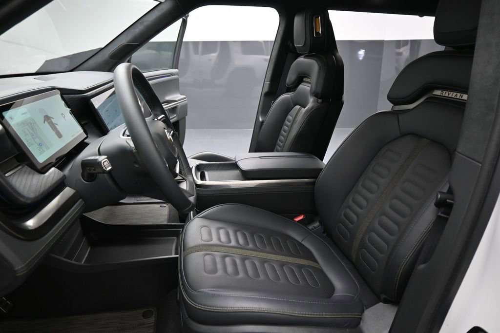Used 2024 Rivian R1S Adventure AWD/4WD image 9