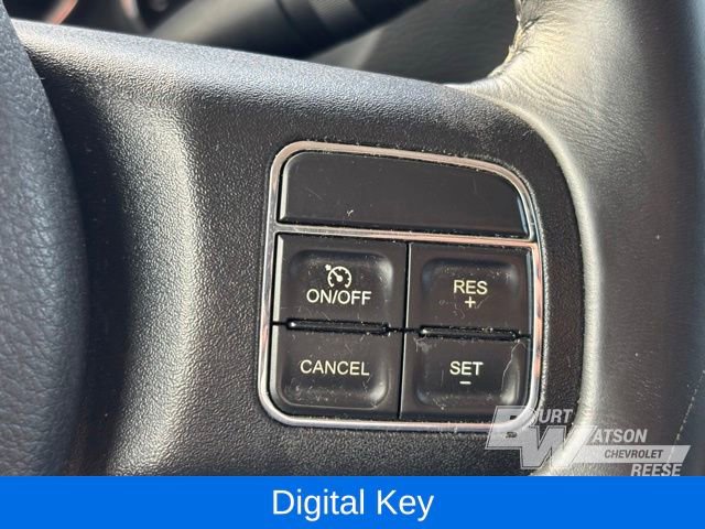 Used 2018 Jeep Wrangler Unlimited Sahara w/ Connectivity Group image 13