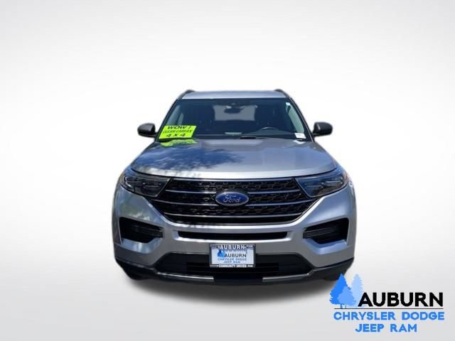 Used 2022 Ford Explorer XLT AWD/4WD image 2