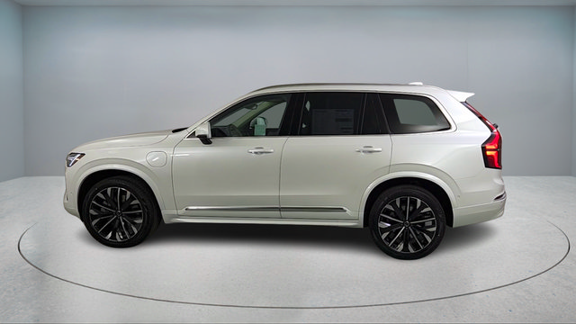 New 2026 Volvo XC90 T8 Ultra w/ Protection Package Premier AWD/4WD image 4