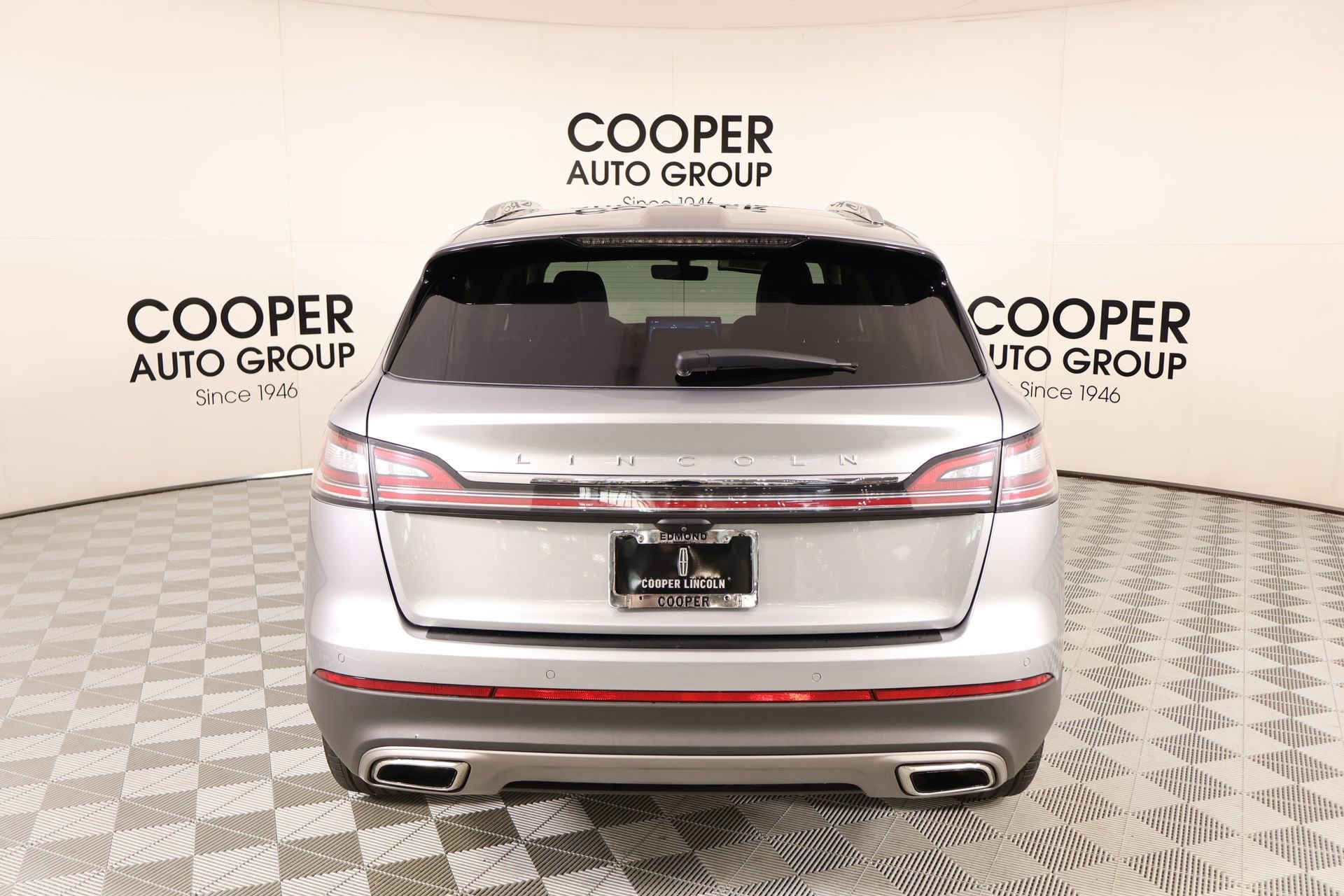 Used 2022 Lincoln Nautilus Reserve w/ Equipment Group 201A FWD image 22