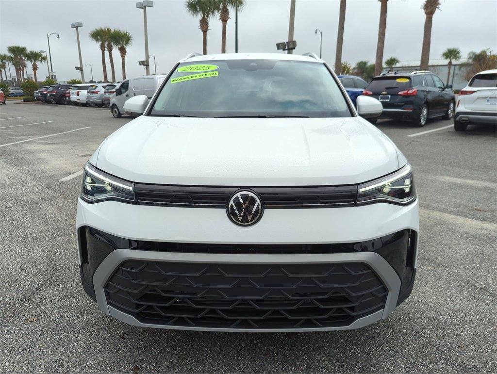 Used 2025 Volkswagen Taos SE image 15