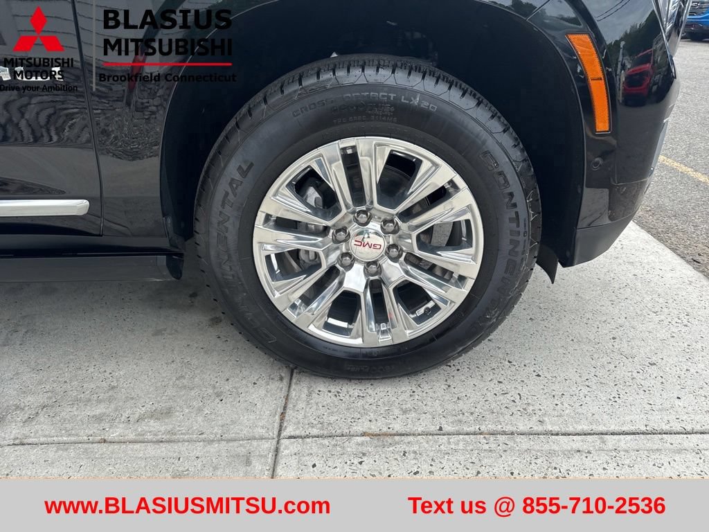 Used 2026 GMC Yukon Denali w/ Sun & Power Step Package AWD/4WD image 3