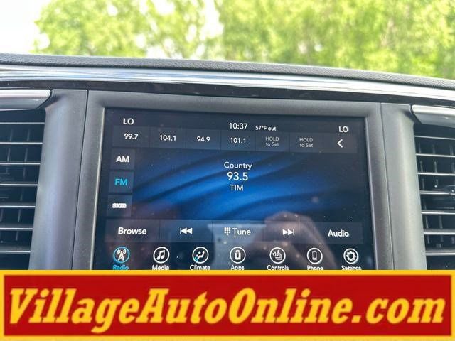 Used 2020 Chrysler Pacifica Touring-L FWD image 19