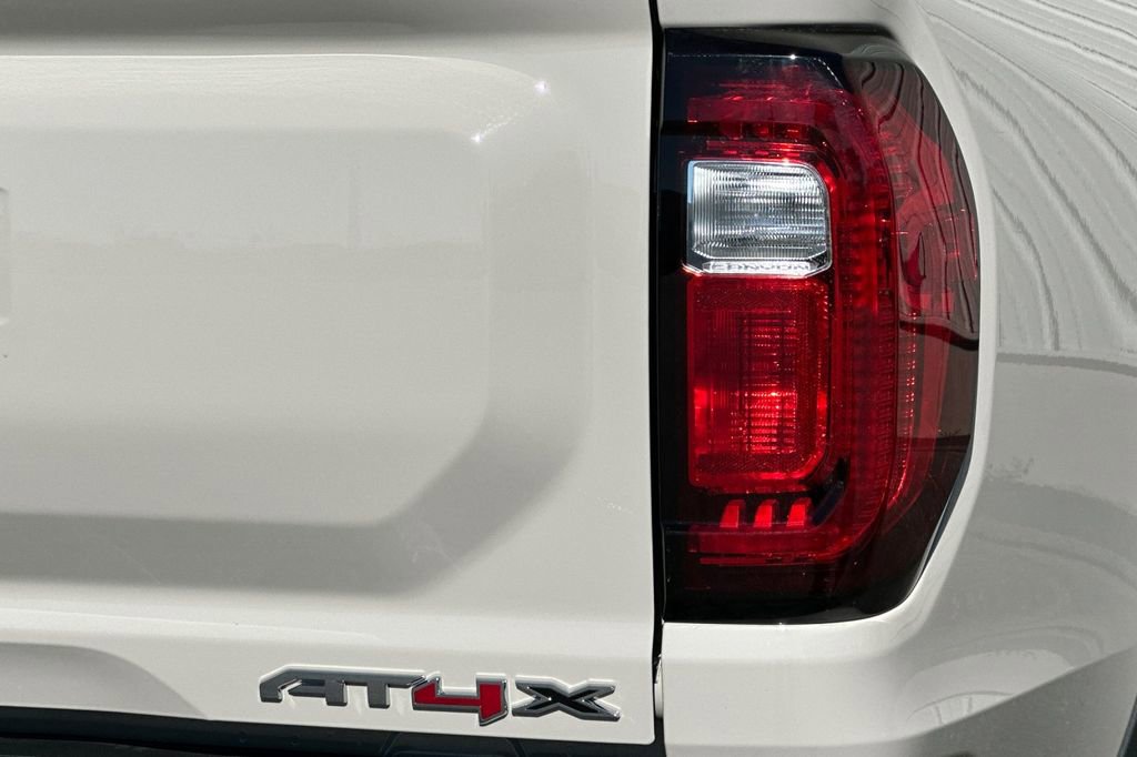 New 2026 GMC Canyon AT4X w/ AT4X AEV Edition AWD/4WD image 7