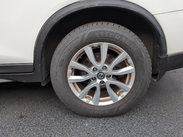 Used 2017 Nissan Rogue SV image 11