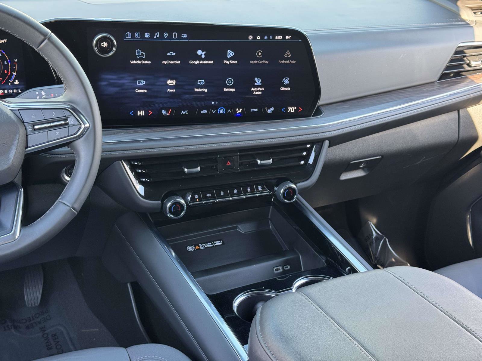 Certified 2025 Chevrolet Suburban Z71 image 3