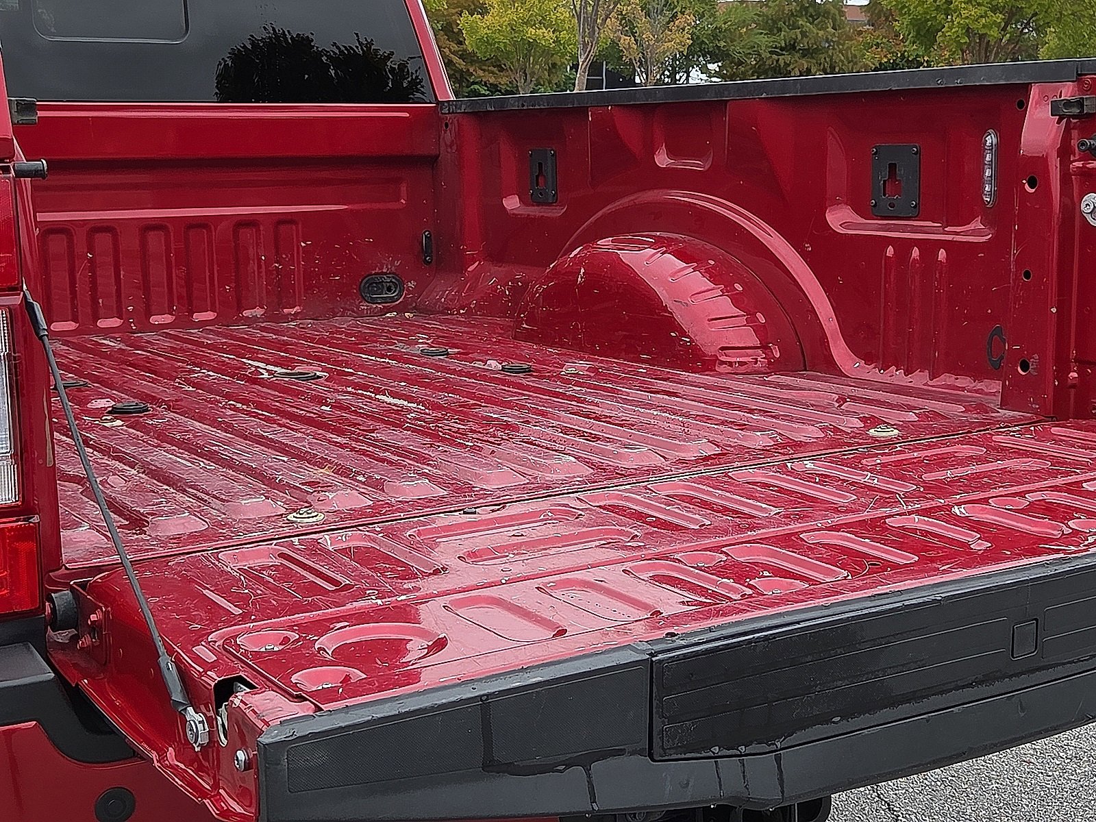 Used 2022 Ford F350 Platinum w/ Tremor Off-Road Package image 9