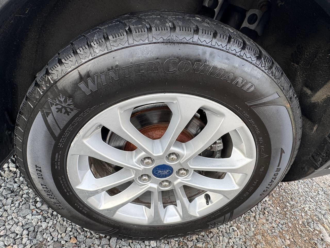 Used 2020 Ford Escape SE image 32