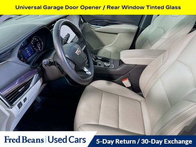 Used 2023 Cadillac XT4 Luxury w/ Cold Weather Package FWD image 16