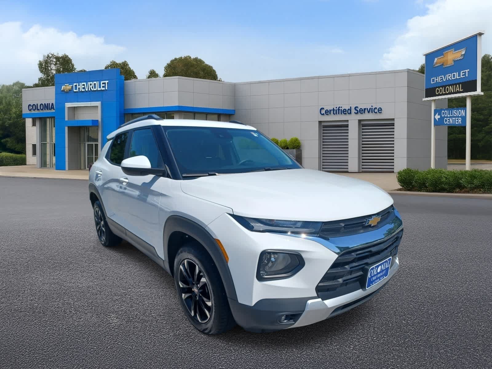 Used 2022 Chevrolet TrailBlazer LT w/ Convenience Package AWD/4WD image 2