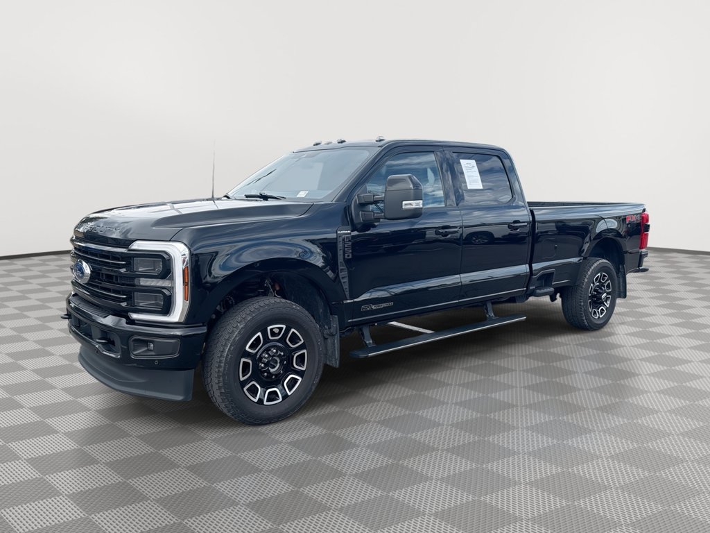Used 2025 Ford F250 Platinum AWD/4WD image 1