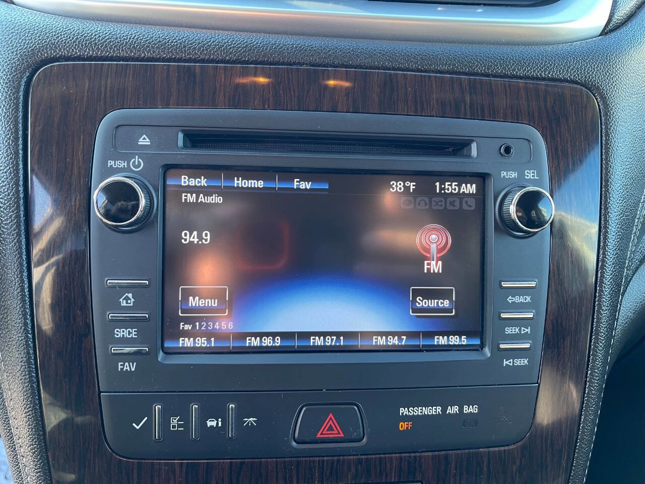 Used 2015 Chevrolet Traverse LT image 24