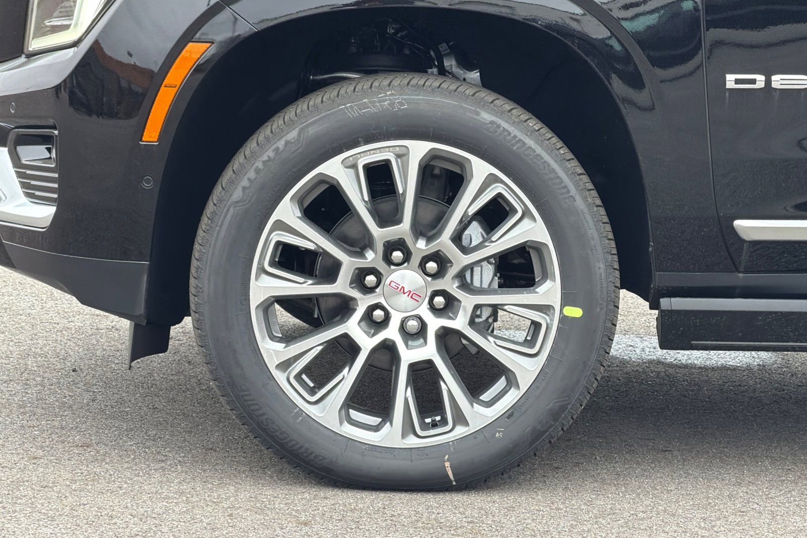 New 2026 GMC Yukon XL Denali w/ Sun & Power Step Package image 32