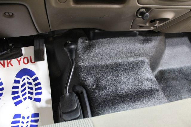 Used 2002 Ford F550 XL image 19