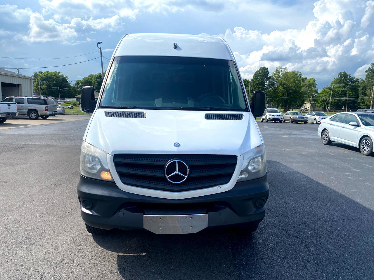 Used 2014 Mercedes-Benz Sprinter 2500 image 2