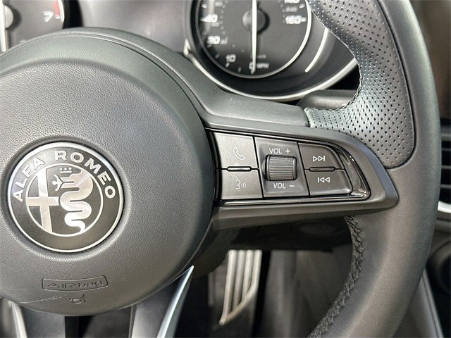 Used 2022 Alfa Romeo Giulia Ti image 24